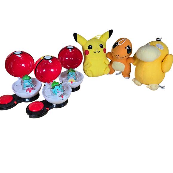 3 Pokeballs, 3 Mini Figures, 3 Plus Pokemon, Great Condition Surprise Attack - Picture 1 of 4